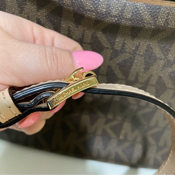 Michael Kors Jet Set Brown Convertible Shoulder Bag - Picture 13 of 16